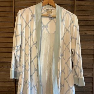 The Beaufort Bonnet Company Blue and White Robe